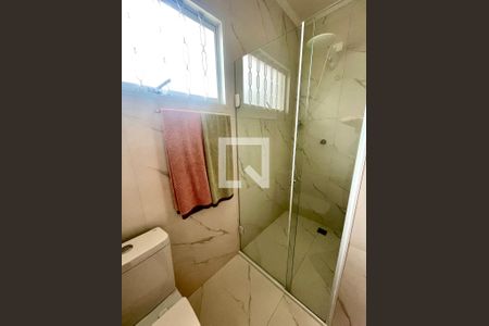 Casa à venda com 256m², 3 quartos e 5 vagas Casa à venda com 256m², 3 quartos e 5 vagasBanheiro Social