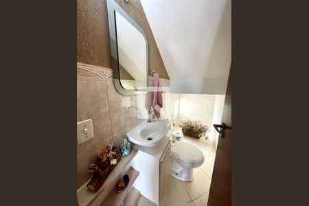 Casa à venda com 256m², 3 quartos e 5 vagas Casa à venda com 256m², 3 quartos e 5 vagasLavabo