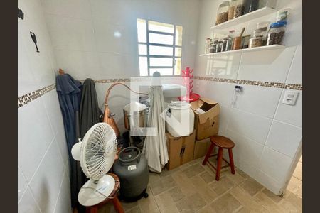 Casa à venda com 256m², 3 quartos e 5 vagas Casa à venda com 256m², 3 quartos e 5 vagasDepósito