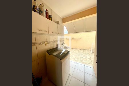 Casa à venda com 256m², 3 quartos e 5 vagas Casa à venda com 256m², 3 quartos e 5 vagasÁrea de Serviço