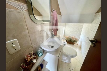 Casa à venda com 256m², 3 quartos e 5 vagas Casa à venda com 256m², 3 quartos e 5 vagasLavabo