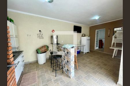 Casa à venda com 256m², 3 quartos e 5 vagas Casa à venda com 256m², 3 quartos e 5 vagasChurrasqueira