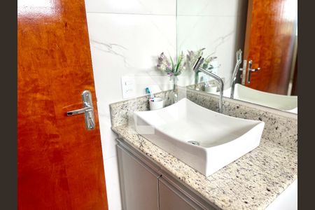 Casa à venda com 256m², 3 quartos e 5 vagas Casa à venda com 256m², 3 quartos e 5 vagasBanheiro Social