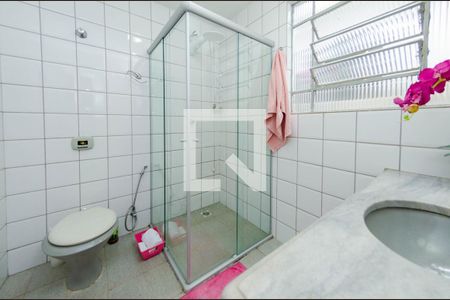 Casa à venda com 360m², 3 quartos e 3 vagas Casa à venda com 360m², 3 quartos e 3 vagasBanheiro suíte