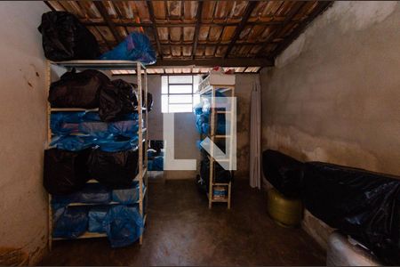 Casa à venda com 360m², 3 quartos e 3 vagas Casa à venda com 360m², 3 quartos e 3 vagasQuarto de despejo