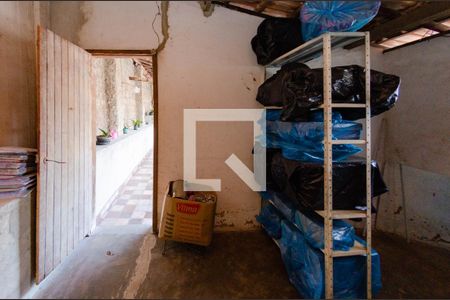 Casa à venda com 360m², 3 quartos e 3 vagas Casa à venda com 360m², 3 quartos e 3 vagasQuarto de despejo