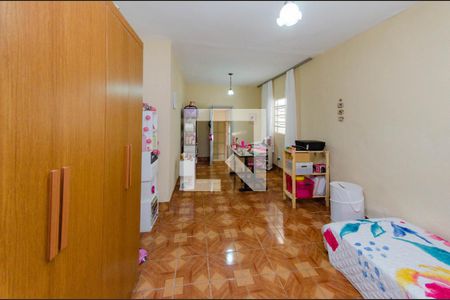 Casa à venda com 360m², 3 quartos e 3 vagas Casa à venda com 360m², 3 quartos e 3 vagasQuarto 1