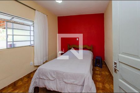 Casa à venda com 360m², 3 quartos e 3 vagas Casa à venda com 360m², 3 quartos e 3 vagasQuarto 2