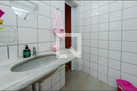 Casa à venda com 360m², 3 quartos e 3 vagas Casa à venda com 360m², 3 quartos e 3 vagasBanheiro suíte