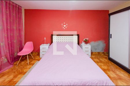 Casa à venda com 360m², 3 quartos e 3 vagas Casa à venda com 360m², 3 quartos e 3 vagasSuíte