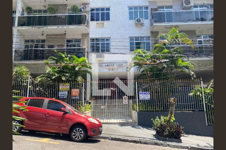 Apartamento à venda com 75m², 2 quartos e 1 vagaFachada