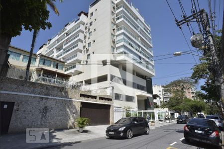 Apartamento à venda com 187m², 4 quartos e 1 vaga Apartamento à venda com 187m², 4 quartos e 1 vagaFachada