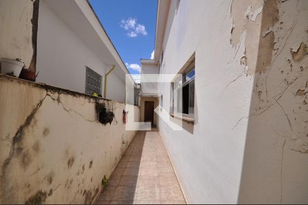 Casa à venda com 153m², 3 quartos e 1 vagaCorredor Lateral Externo