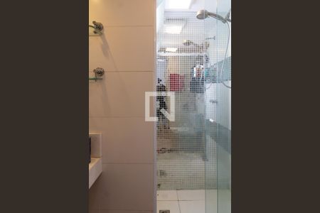 Apartamento à venda com 71m², 2 quartos e sem vagaDetalhe do banheiro social