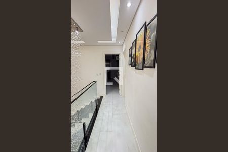 Casa à venda com 386m², 3 quartos e 8 vagas Casa à venda com 386m², 3 quartos e 8 vagasCorredor