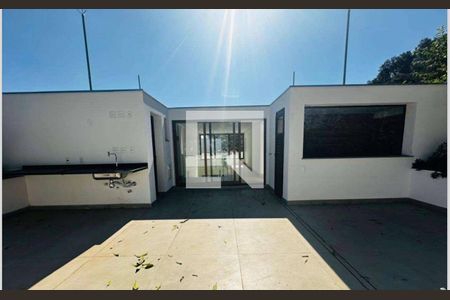 Casa de condomínio à venda com 650m², 4 quartos e 4 vagas Casa de condomínio à venda com 650m², 4 quartos e 4 vagasÁrea Externa