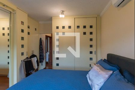 Casa à venda com 300m², 4 quartos e 4 vagas Casa à venda com 300m², 4 quartos e 4 vagasSuíte 1