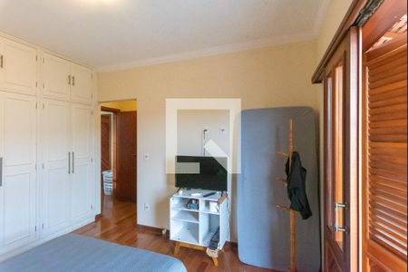 Casa à venda com 300m², 4 quartos e 4 vagas Casa à venda com 300m², 4 quartos e 4 vagasSuíte 2