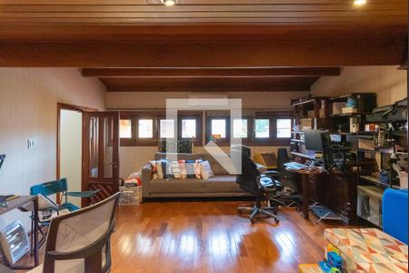 Casa à venda com 300m², 4 quartos e 4 vagas Casa à venda com 300m², 4 quartos e 4 vagasEscritório