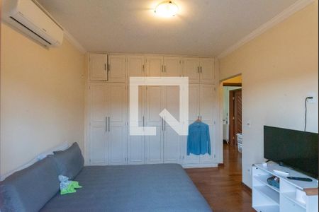 Casa à venda com 300m², 4 quartos e 4 vagas Casa à venda com 300m², 4 quartos e 4 vagasSuíte 2