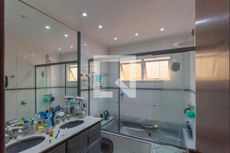 Casa à venda com 300m², 4 quartos e 4 vagas Casa à venda com 300m², 4 quartos e 4 vagasBanheiro da Suíte 1