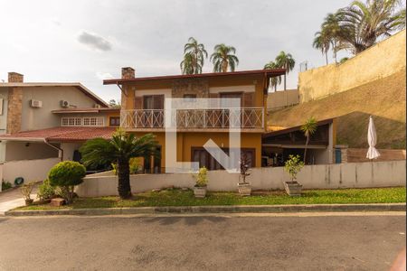 Casa à venda com 300m², 4 quartos e 4 vagas Casa à venda com 300m², 4 quartos e 4 vagasFachada