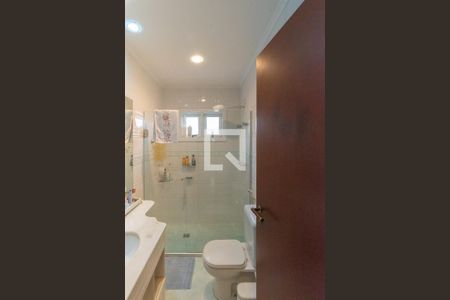 Casa à venda com 300m², 4 quartos e 4 vagas Casa à venda com 300m², 4 quartos e 4 vagasBanheiro da Suíte 2