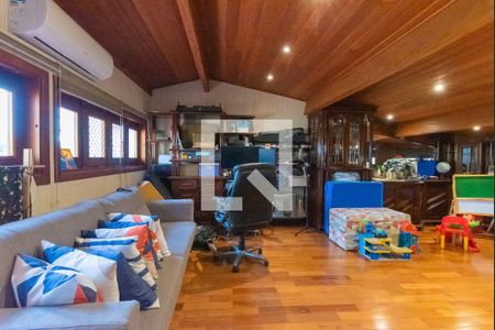 Casa à venda com 300m², 4 quartos e 4 vagas Casa à venda com 300m², 4 quartos e 4 vagasEscritório