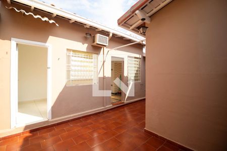Casa à venda com 152m², 4 quartos e 5 vagasQuintal