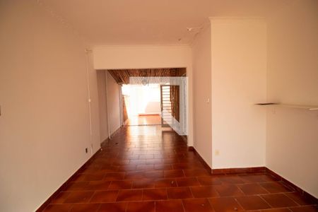 Casa à venda com 152m², 4 quartos e 5 vagasVaranda