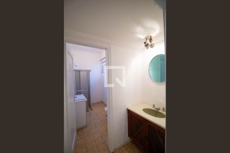 Casa à venda com 152m², 4 quartos e 5 vagasBanheiro 01