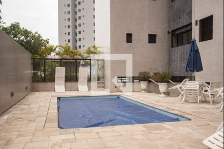 Apartamento para alugar com 128m², 3 quartos e 2 vagas Apartamento para alugar com 128m², 3 quartos e 2 vagasÁrea comum - Piscina