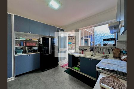 Casa à venda com 254m², 5 quartos e 2 vagas Casa à venda com 254m², 5 quartos e 2 vagasCozinha