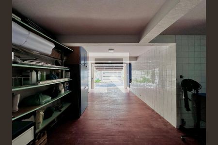 Casa à venda com 254m², 5 quartos e 2 vagas Casa à venda com 254m², 5 quartos e 2 vagasGaragem