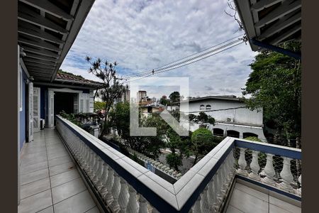 Casa à venda com 254m², 5 quartos e 2 vagas Casa à venda com 254m², 5 quartos e 2 vagasVaranda Suítes