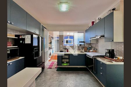 Casa à venda com 254m², 5 quartos e 2 vagas Casa à venda com 254m², 5 quartos e 2 vagasCozinha