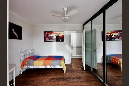 Casa à venda com 254m², 5 quartos e 2 vagas Casa à venda com 254m², 5 quartos e 2 vagasQuarto 4