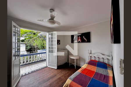 Casa à venda com 254m², 5 quartos e 2 vagas Casa à venda com 254m², 5 quartos e 2 vagasQuarto 4