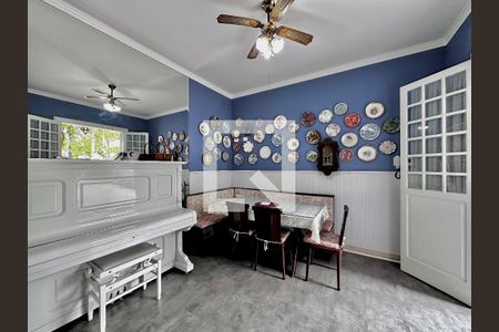 Casa à venda com 254m², 5 quartos e 2 vagas Casa à venda com 254m², 5 quartos e 2 vagasSala de Almoço