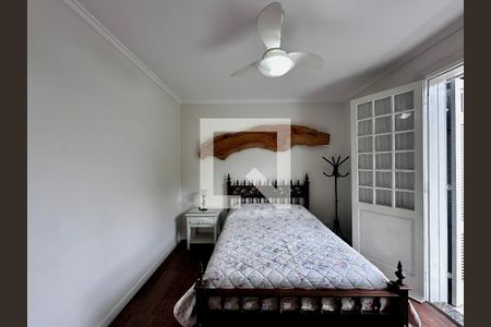 Casa à venda com 254m², 5 quartos e 2 vagas Casa à venda com 254m², 5 quartos e 2 vagasQuarto 3