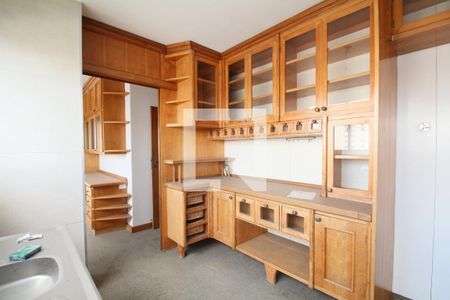 Apartamento à venda com 198m², 4 quartos e 3 vagasCozinha - Armários