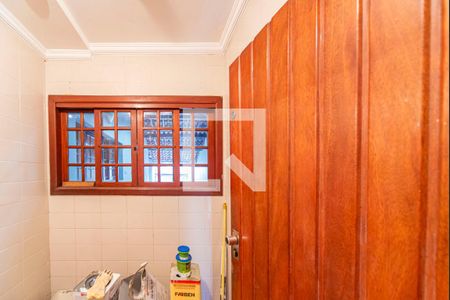 Casa à venda com 300m², 3 quartos e 2 vagasÁrea de Serviço