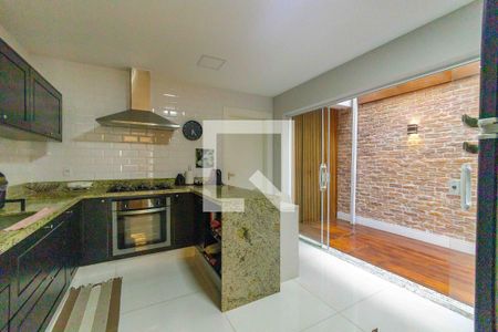 Casa de condomínio à venda com 240m², 4 quartos e 1 vagaCozinha