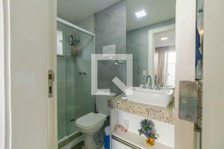 Casa de condomínio à venda com 240m², 4 quartos e 1 vagaBanheiro da Suíte 2