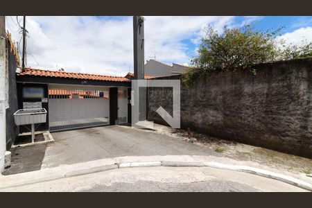 Casa de condomínio à venda com 89m², 2 quartos e 2 vagas Casa de condomínio à venda com 89m², 2 quartos e 2 vagasFachada