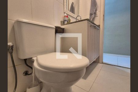 Apartamento à venda com 113m², 3 quartos e 2 vagas Apartamento à venda com 113m², 3 quartos e 2 vagasBanheiro social