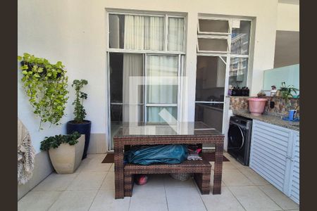 Apartamento à venda com 113m², 3 quartos e 2 vagas Apartamento à venda com 113m², 3 quartos e 2 vagasVaranda gourmet