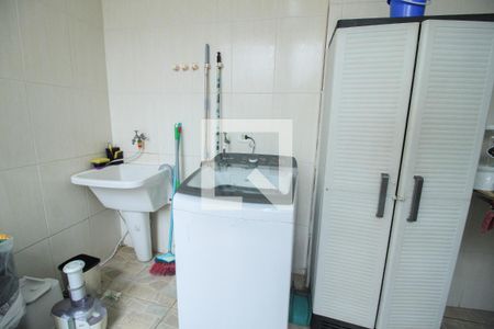 Casa à venda com 300m², 3 quartos e 2 vagasÁrea de Serviço