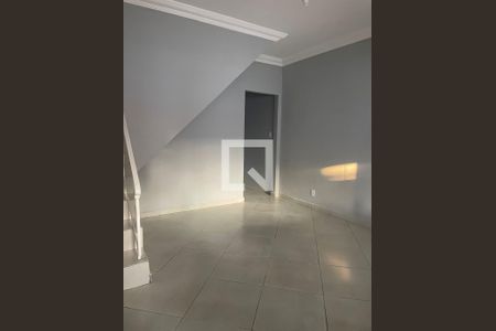 Casa à venda com 132m², 3 quartos e 2 vagasSala