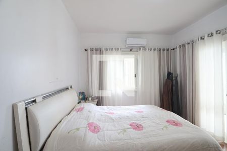 Casa à venda com 245m², 3 quartos e 4 vagasSuíte